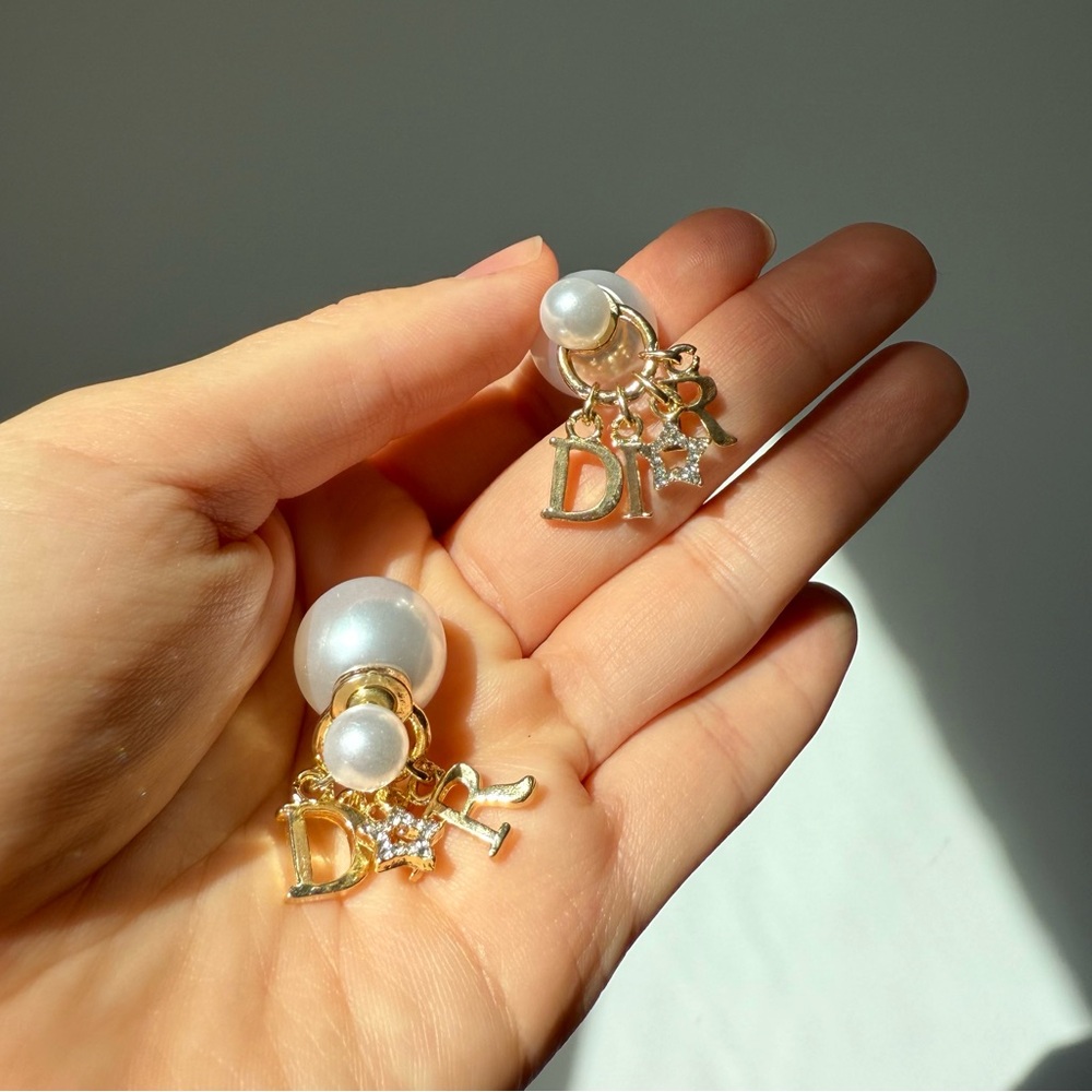 Dior Tribales Pearl and Gold Stud Earrings - Picture 11 of 16